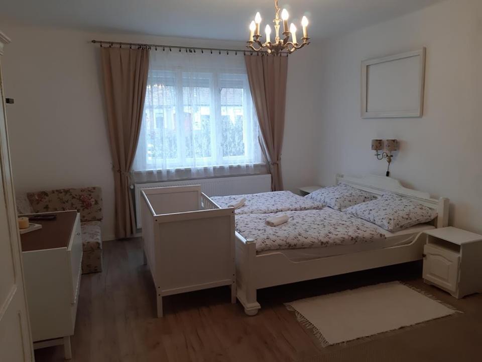 Edina Vintage Vendégház Mosonmagyaróvár Esterno foto