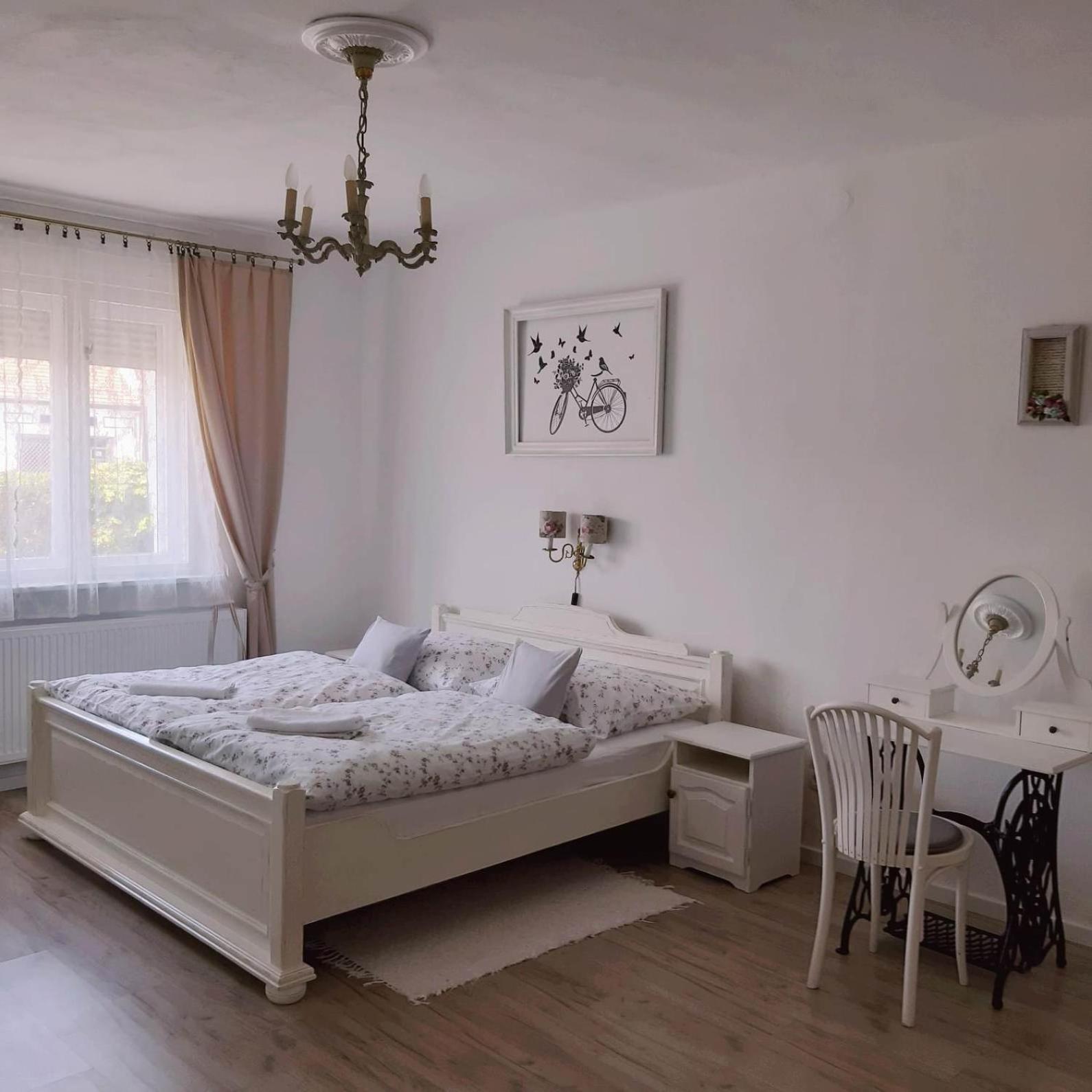 Edina Vintage Vendégház Mosonmagyaróvár Esterno foto